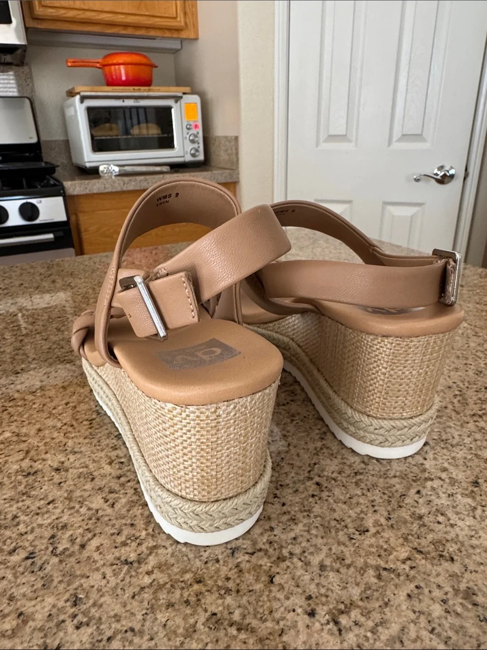 DV by Dolce Vita Eryn Wedge in Tan Women’s size 9 NEW